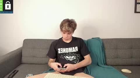 Snapshot of yen2025 chatting on December 20, 9:49 am Yen online show from December 20, 9:49 am