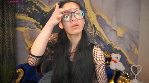 yennstar online show from April 8, 8:20 pm