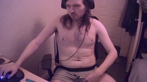 Snapshot of yeovil_alex chatting on December 17, 7:04 pm Alex online show from December 17, 7:04 pm