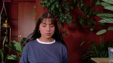 Snapshot of yeriawaddell_ chatting on June 2, 10:23 pm yeriawaddell online show from June 2, 10:23 pm