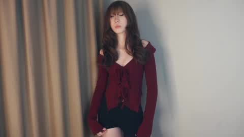 Snapshot of yerquinney chatting on May 1, 12:32 pm Rin online show from May 1, 12:32 pm