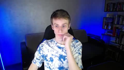 Snapshot of yes_cute_boy_ chatting on February 10, 2:10 pm Eden online show from February 10, 2:10 pm