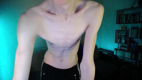 Snapshot of yes_cute_boy_ chatting on February 13, 7:43 pm Eden online show from February 13, 7:43 pm