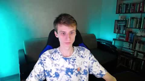 Snapshot of yes_cute_boy_ chatting on February 14, 6:04 pm Eden online show from February 14, 6:04 pm