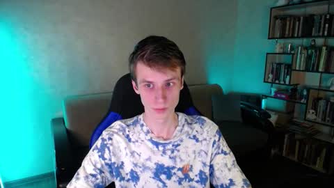 Snapshot of yes_cute_boy_ chatting on March 5, 6:15 pm Eden online show from March 5, 6:15 pm