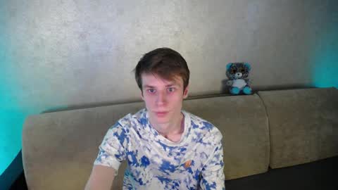 Snapshot of yes_cute_boy_ chatting on March 30, 8:48 am Eden online show from March 30, 8:48 am