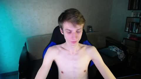 Snapshot of yes_cute_boy_ chatting on April 7, 10:59 am Eden online show from April 7, 10:59 am