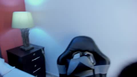 Y E S E N I A  online show from March 2, 12:34 pm