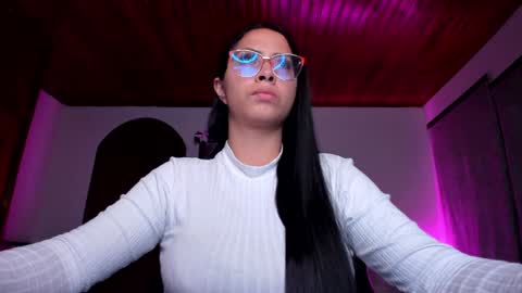 Snapshot of yesie_hot2 chatting on December 6, 2:46 am yesie_hot2 online show from December 6, 2:46 am