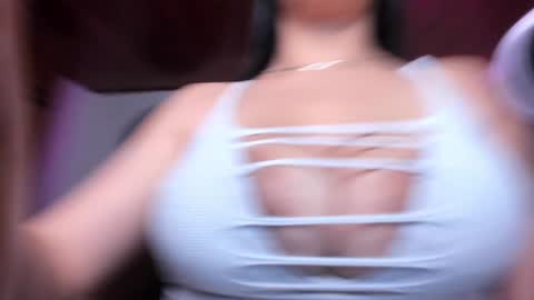 Snapshot of yesie_hot2 chatting on January 4, 1:31 am yesie_hot2 online show from January 4, 1:31 am