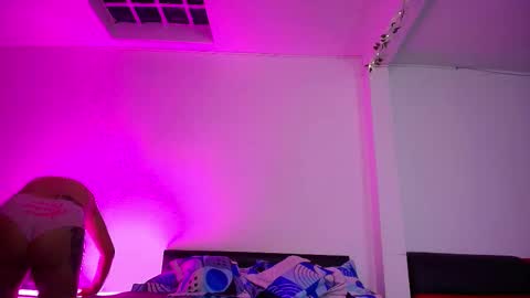 Snapshot of yesie_hot2 chatting on March 8, 1:14 am yesie_hot2 online show from March 8, 1:14 am