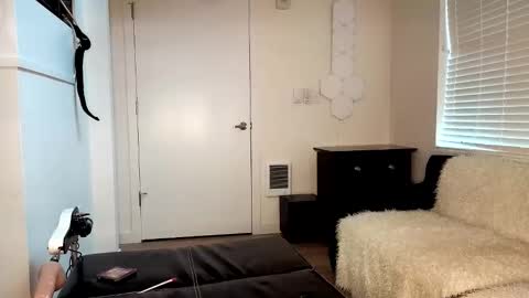 Ashley online show from March 20, 11:42 pm