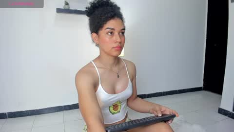 Snapshot of yess__daddyy chatting on July 19, 3:38 pm YAMPOOL online show from July 19, 3:38 pm