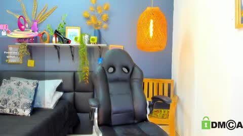 yessika_parker online show from March 25, 9:15 am