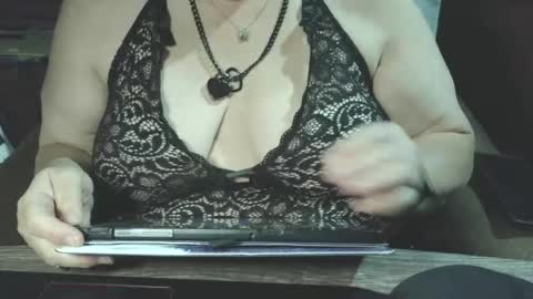 Snapshot of yessirprincesspet chatting on June 21, 2:25 am yessirprincesspet online show from June 21, 2:25 am