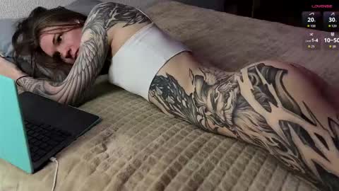 yexes online show from October 6, 3:59 am