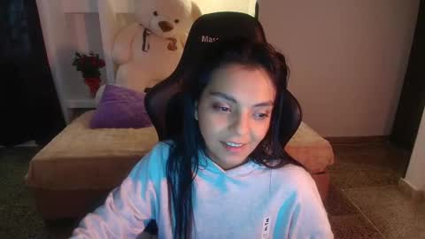 Snapshot of yeyeduran_10 chatting on March 23, 7:07 pm Paola online show from March 23, 7:07 pm