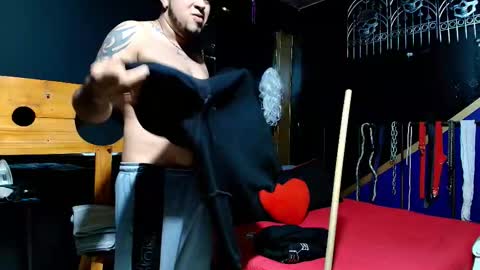 yingandyangg online show from February 18, 5:53 pm