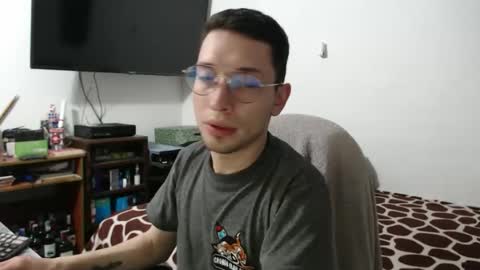 Snapshot of yinmao08 chatting on February 19, 12:50 am yinmao08 online show from February 19, 12:50 am