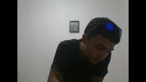 yissus_20 online show from November 25, 11:27 pm