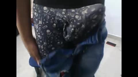 yissus_20 online show from April 16, 6:09 pm