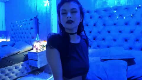 Snapshot of yiyisandoval chatting on November 17, 8:47 pm yiyisandoval online show from November 17, 8:47 pm