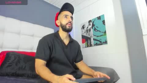 Yiyo online show from February 7, 4:27 am