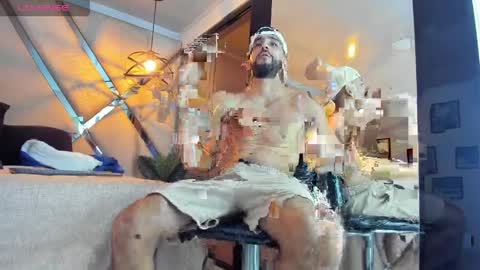 Yiyo online show from April 9, 4:23 am