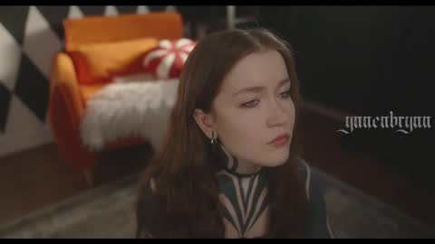 ynnenbrynn online show from February 2, 6:01 am