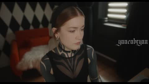 ynnenbrynn online show from March 31, 7:42 am