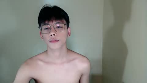 Snapshot of ynotyu chatting on November 6, 12:28 pm ynotyu online show from November 6, 12:28 pm