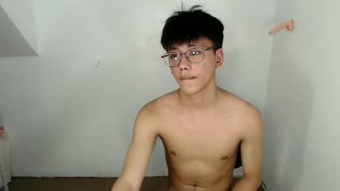 ynotyu online show from April 15, 7:58 pm