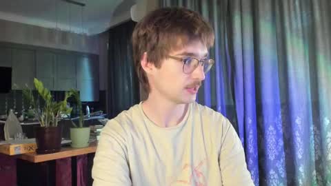 Snapshot of yoga_pizza_420 chatting on May 19, 3:35 am Max online show from May 19, 3:35 am