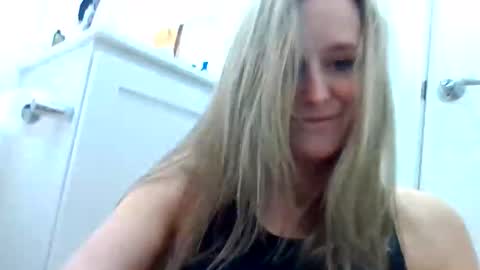yogabuttttttt online show from May 22, 5:47 am