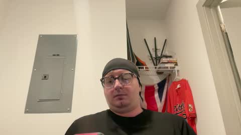 yogasmokedog69 online show from May 2, 3:33 am