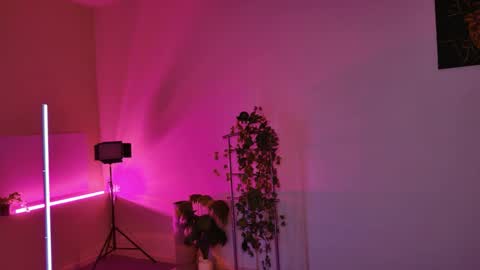 Snapshot of yoka_paradoxxx chatting on October 6, 5:05 am yoka_paradoxxx online show from October 6, 5:05 am