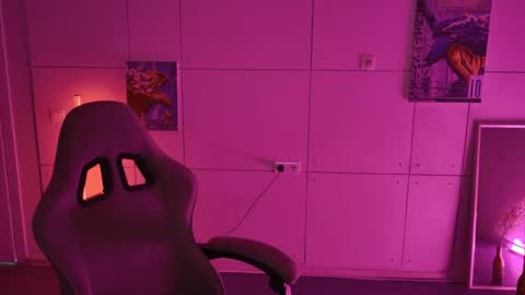 Snapshot of yoka_paradoxxx chatting on December 18, 5:24 am yoka_paradoxxx online show from December 18, 5:24 am