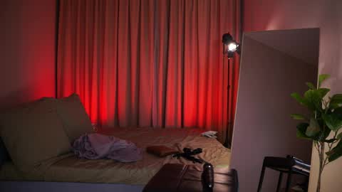 Yoko online show from April 4, 5:38 am