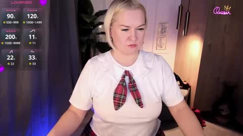 Yolanda online show from March 27, 8:52 pm