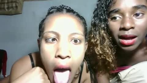 yolandrina05 online show from September 11, 1:44 pm