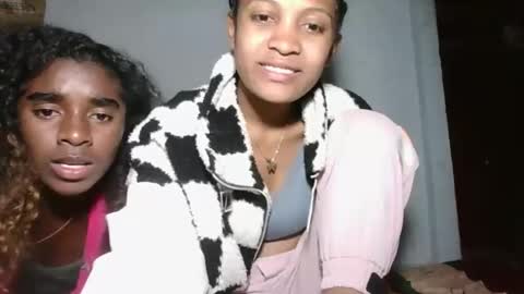 yolandrina05 online show from September 16, 7:04 pm