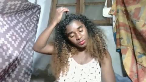 yolandrina05 online show from September 17, 7:37 pm