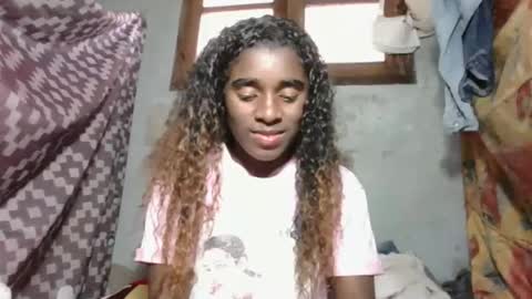 yolandrina05 online show from September 18, 12:40 pm