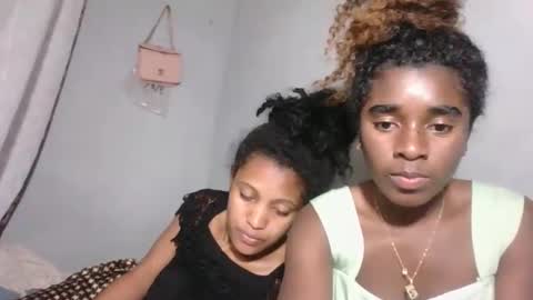 yolandrina05 online show from October 3, 10:12 am