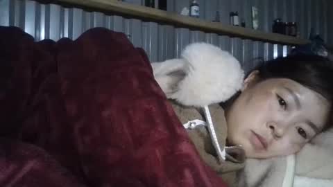 yongmi_ online show from November 30, 5:17 pm