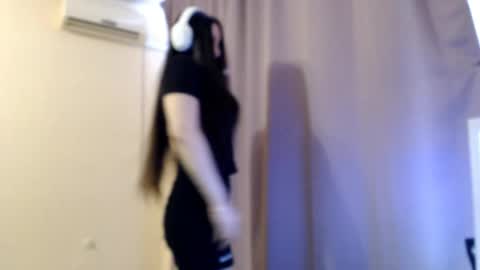 Sophie online show from April 6, 2:18 pm