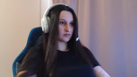 Sophie online show from April 8, 2:28 pm