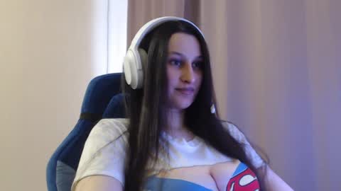 Sophie online show from April 13, 2:44 pm