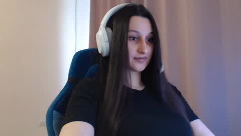 Sophie online show from April 14, 2:56 pm