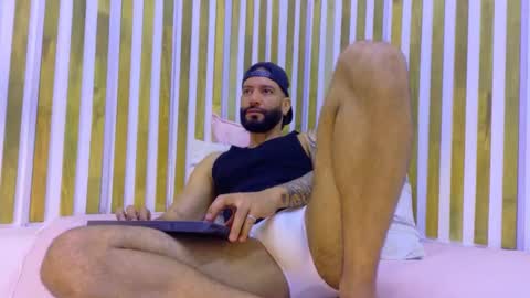 yorby_ online show from May 11, 3:07 pm